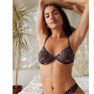 Out From Under Girl Crush Carly Demi Bra